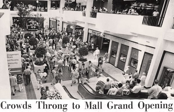 1971 Mall opening